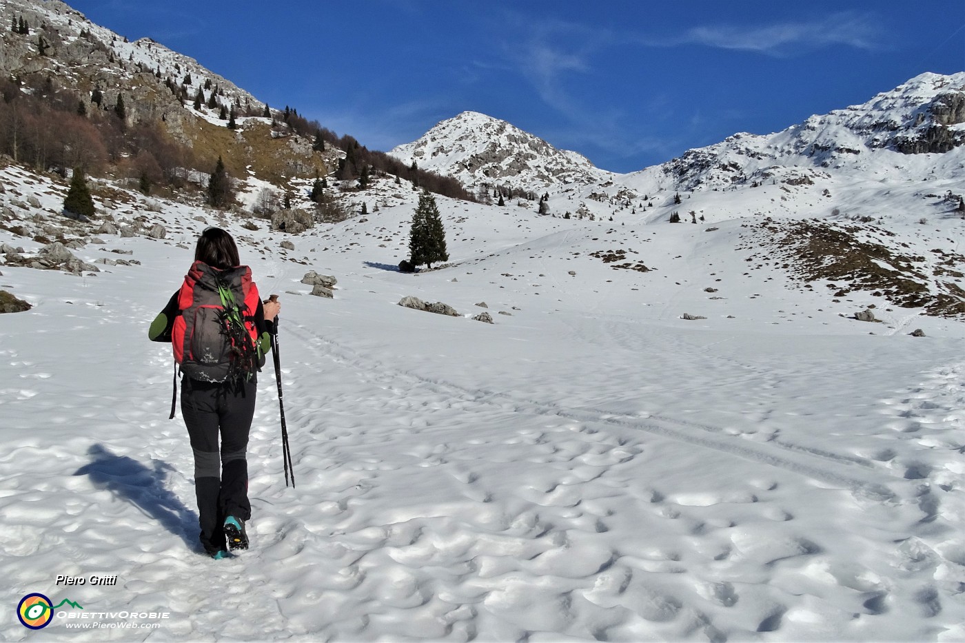 29 Agganciato il sent. 502 per Passo 'la Forca' -Alben con vista in Cima Croca.JPG